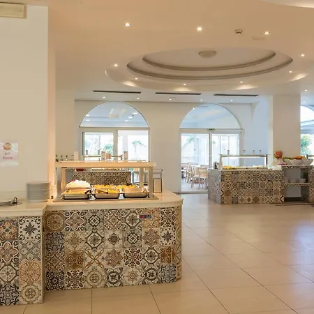 Sun Palace